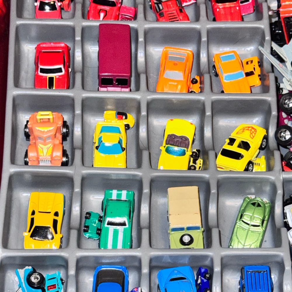 Micro Mini's Collectors Case  with 96 cars - Picture 11 of 13